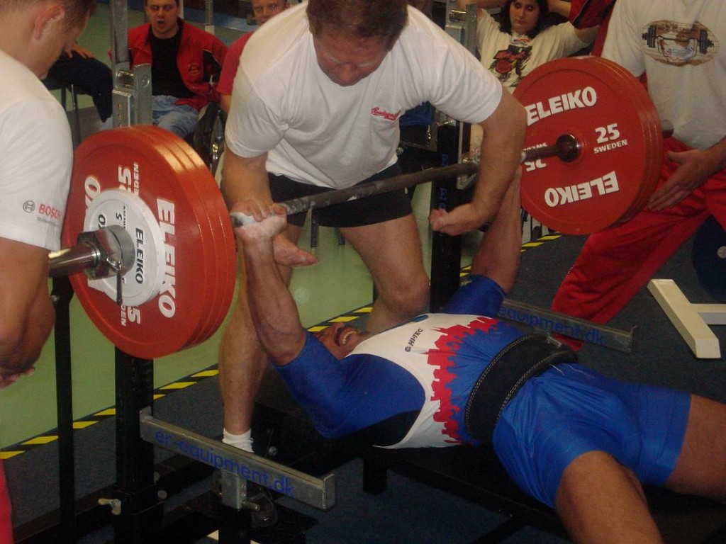 Martin Biháry - při pokusu 185 kg v benchrpessu